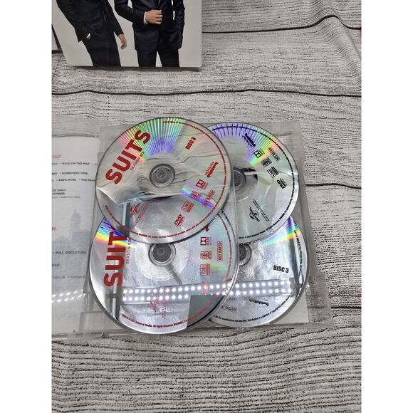 Suits: the Complete Series (DVD) - Picture 7 of 10